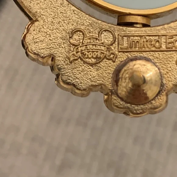 Disney Princess Aurora Frame Spinner Disney Shopping Pin Sleeping Beauty LE250 - Picture 9 of 11